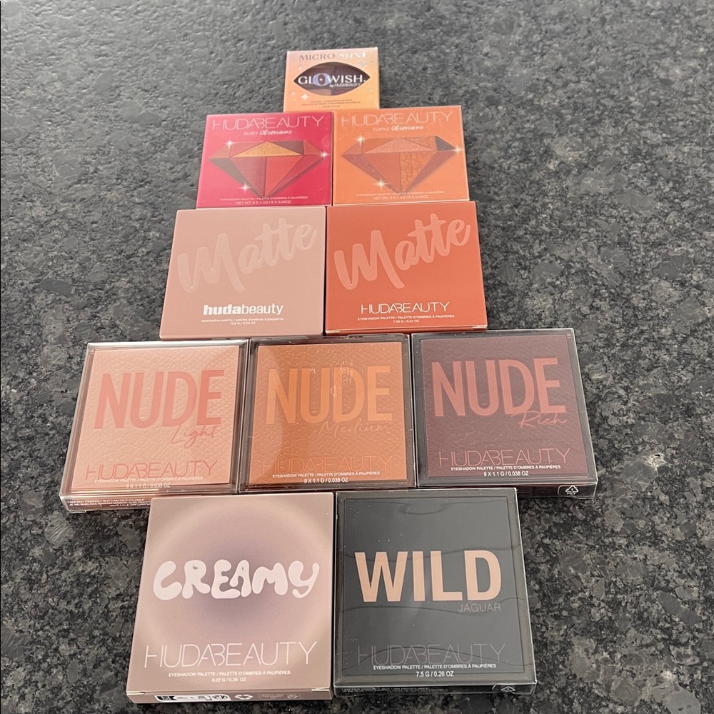 Huda Beauty Naughty Nude Eyeshadow Palette - Picture 11 of 11